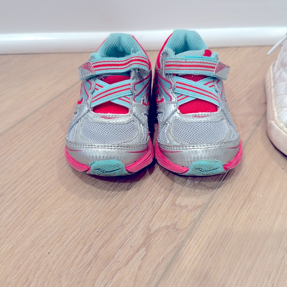Baby saucony sneakers size 5.5. Barely worn and adorable.